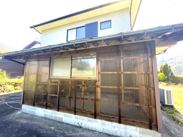 高島市鹿ケ瀬中古戸建の駐車場
