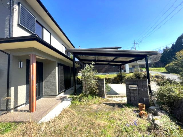 高島市鹿ケ瀬中古戸建のエントランス