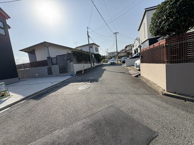 【その他】 | 糟屋郡志免町王子3丁目2期　1号棟（全2棟）【仲介手数料無料・0円】 | 現地写真。前面道路です。