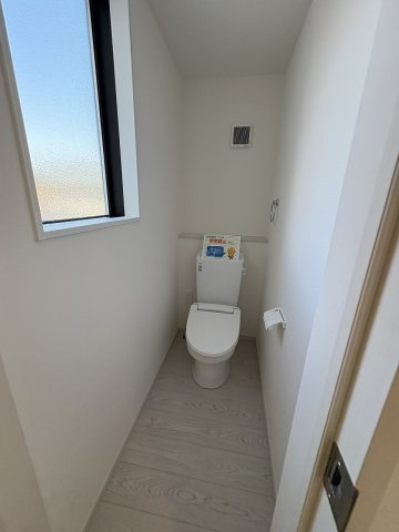 【居間・リビング】 | 糟屋郡志免町王子3丁目2期　1号棟（全2棟）【仲介手数料無料・0円】 | 現地写真。