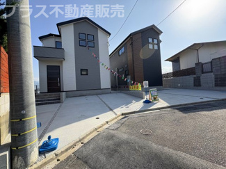 【外観】 | 現地写真。プラス不動産販売なら、現場の全ての棟をまとめてご見学頂けます。