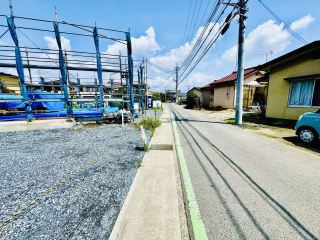 前橋市箱田町　限定1棟　新築建売の前面道路含む現地写真