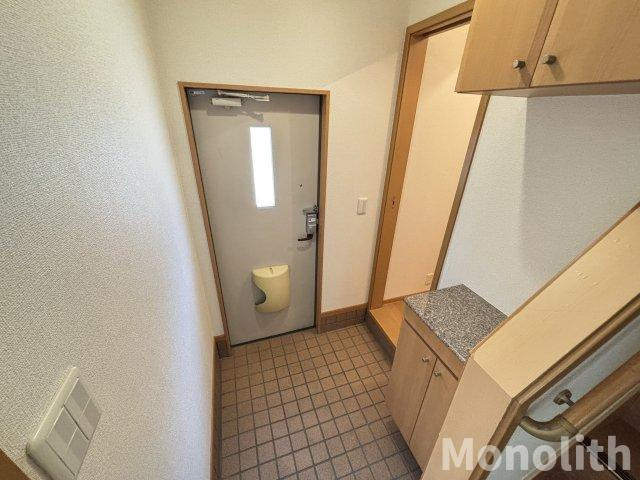 サンリット忠岡の玄関