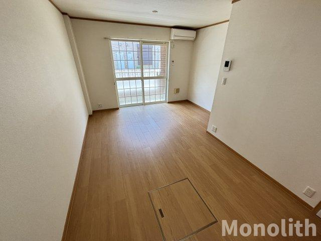 サンリット忠岡の居間・リビング