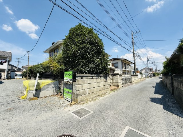東松山市幸町 古家付土地78坪の前面道路含む現地写真|南側約3.6ｍ公道に約16.5ｍ接道