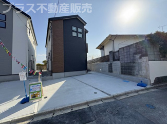 【外観】 | 現地写真。プラス不動産販売なら、現場の全ての棟をまとめてご見学頂けます。