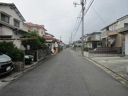 広島市安佐南区安東５丁目　新築一戸建ての前面道路含む現地写真