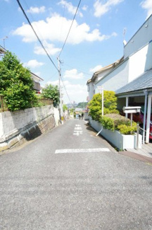 【前面道路含む現地写真】