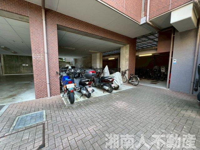 藤沢パークホームズブロードマークの駐輪場