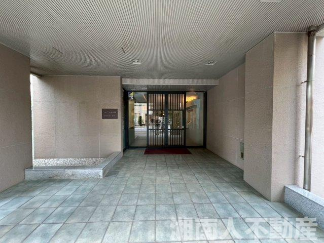 藤沢パークホームズブロードマークのエントランス|落ち着いたエントランスです