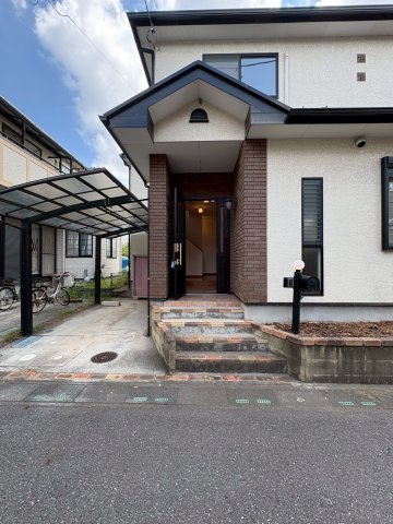 三郷市　新和4丁目　中古戸建の玄関|玄関です