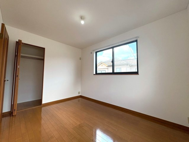 三郷市　新和4丁目　中古戸建の洋室|コンパクトで使いやすい洋室です