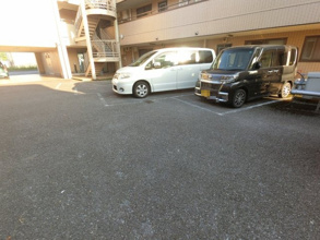 【駐車場】