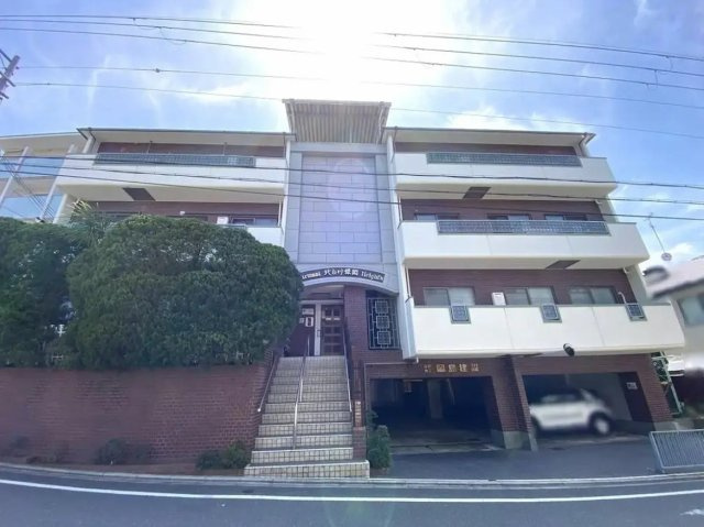 シャルマン北白川銀閣ハイツの外観