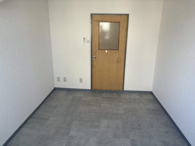 【居間・リビング】 | ロイヤル千本南