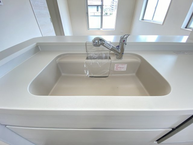 【キッチン】 | 福岡市西区今宿東2丁目　号棟（全2棟）【仲介手数料無料・0円】 | 施工例。施工例は完成時と異なる場合があります。