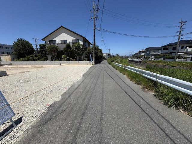 【その他】 | 福岡市西区今宿東2丁目　3号棟（全2棟）【仲介手数料無料・0円】 | 現地写真。前面道路です。