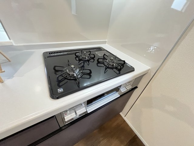 【キッチン】 | 福岡市西区今宿東2丁目　3号棟（全2棟）【仲介手数料無料・0円】 | 施工例。施工例は完成時と異なる場合があります。