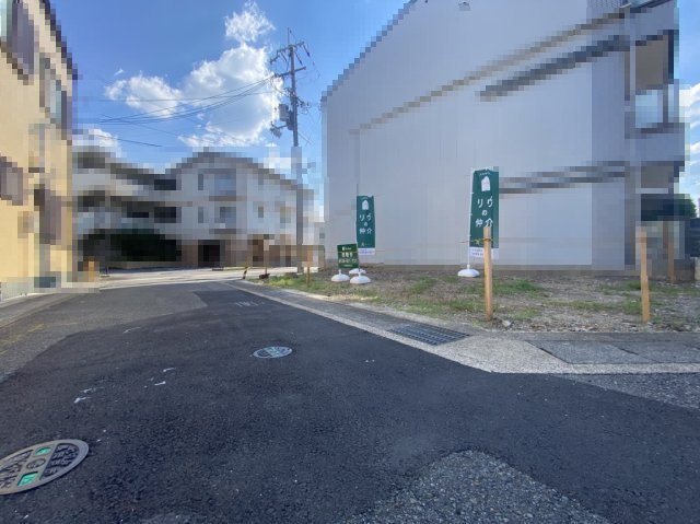 【成約済】長岡京市東神足2丁目の前面道路含む現地写真|駐車ラクラク♪
ゆとりある前道＆敷地形状です。