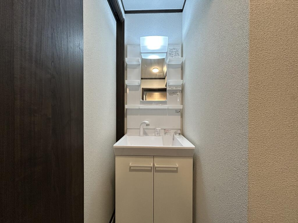 Limelの独立洗面台