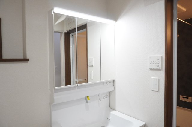 越谷市大字下間久里 新築分譲住宅 全2棟 No,1の独立洗面台