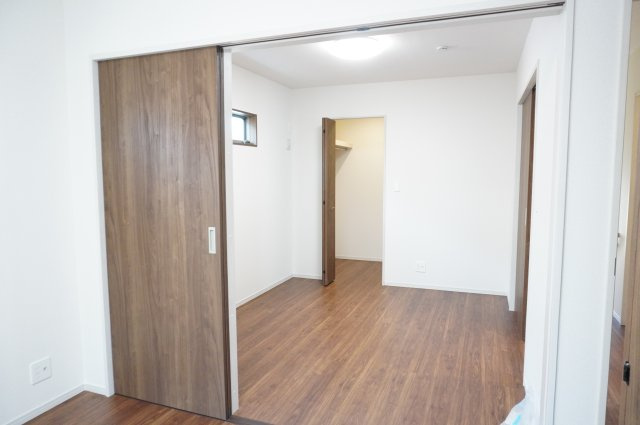 越谷市大字下間久里 新築分譲住宅 全2棟 No,1の洋室