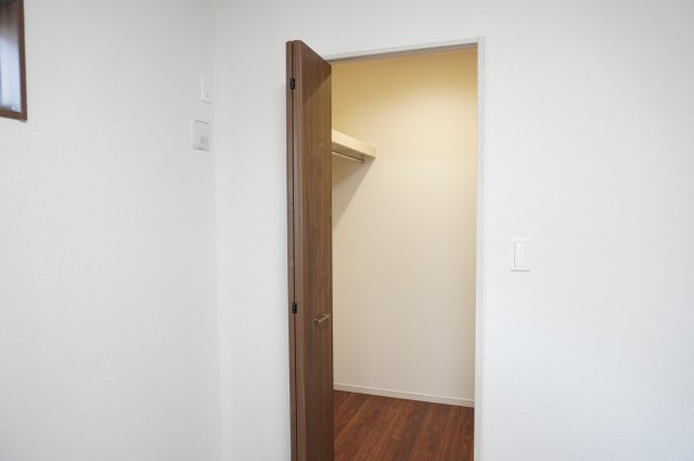 越谷市大字下間久里 新築分譲住宅 全2棟 No,1の収納|ウォークインクローゼット