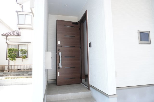 越谷市大字下間久里 新築分譲住宅 全2棟 No,1の玄関
