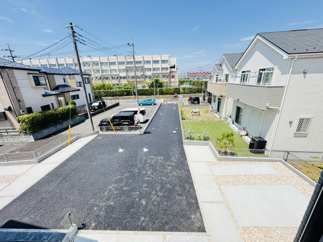 松戸市栄町西２丁目新築戸建【旭町小学校：7分】の前面道路含む現地写真|バルコニーより道路側眺望