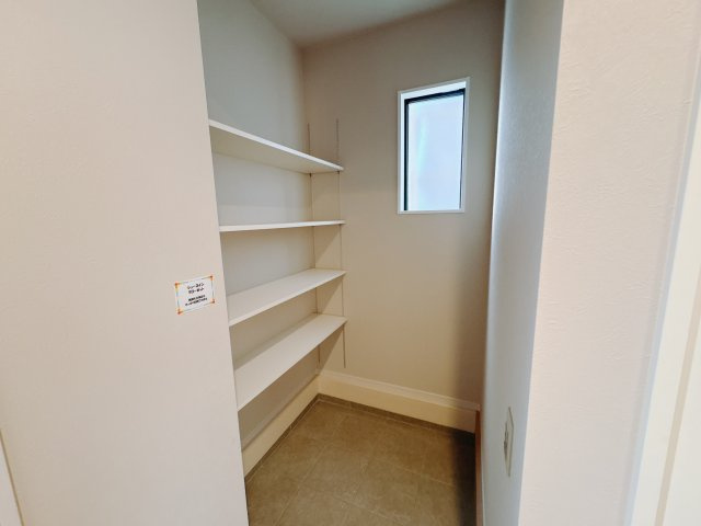 宇都宮市東峰町 ２期 新築住宅 全４棟の玄関|〇1号棟　玄関ポーチ〇
雨の日でも安心な屋根付き、人感センサー照明付き玄関ポーチ。TVモニター付きインターホンも標準装備です。
※2025年8月撮影