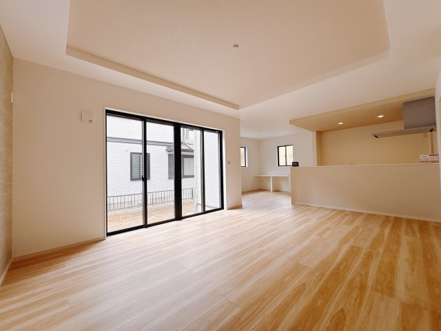 宇都宮市東峰町 ２期 新築住宅 全４棟の収納|〇1号棟　シューズインクローク〇
広い玄関ホールに憧れのシューズインクローゼット付き♪家族分の靴はもちろん、部屋には持ち込みたくないベビーカーやゴルフバッグなどもすっきり収納♪
※2025年8月