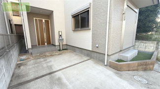 【駐車場】 | 美築中古戸建　市川市稲荷木3丁目　中古戸建