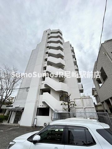 ラウムズ東園田の外観|おしゃれな外観です