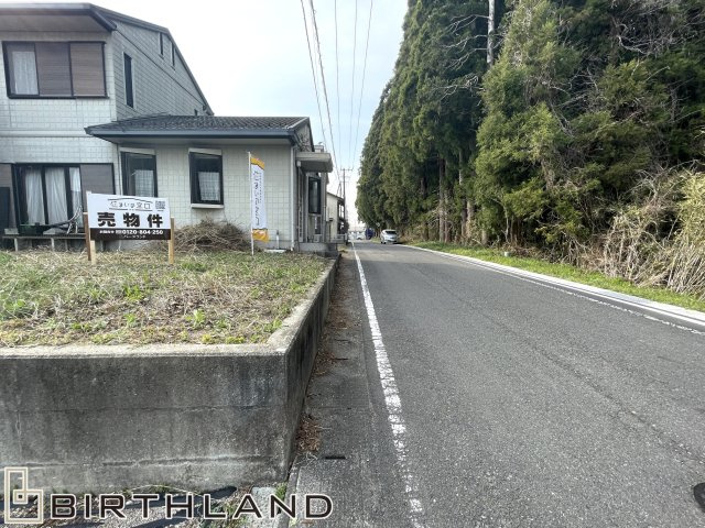 西三坂山　古屋付き解体更地渡し　住宅用地の前面道路含む現地写真