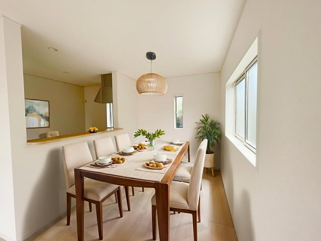 新築戸建・建売　大田原市末広第5　Cradle Garden　全4棟の居間・リビング|画像はAI加工による演出で、実際の家具は付きません。