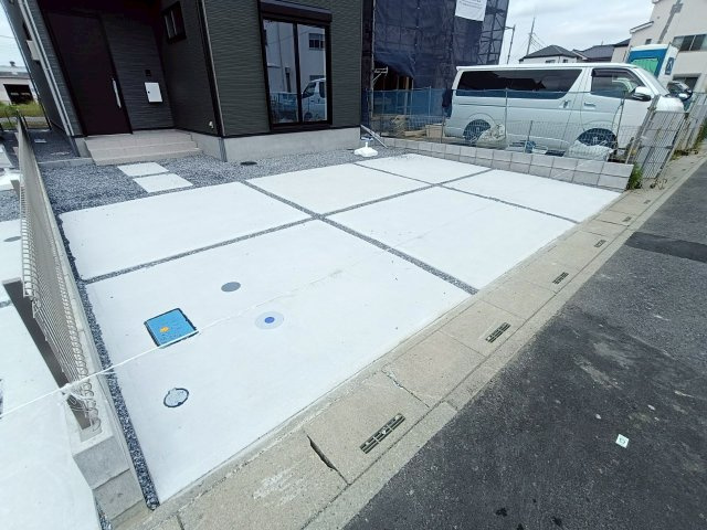 八潮市　八條　新築戸建　全1棟の駐車場|施工例です