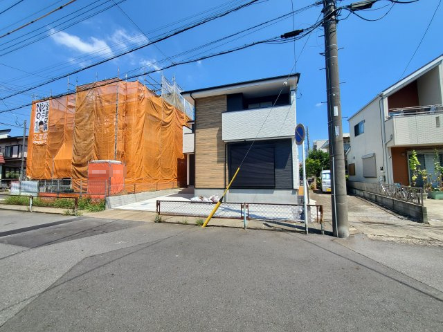 八潮市　八條　新築戸建　全1棟の前面道路含む現地写真|前面道路含む現地写真です