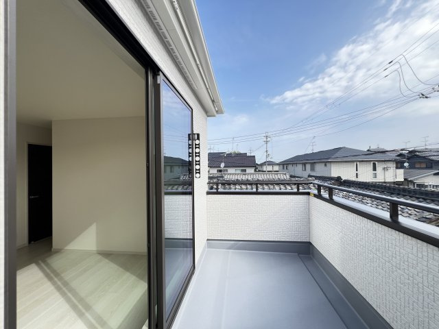 橿原市四条町５期全２棟のバルコニー