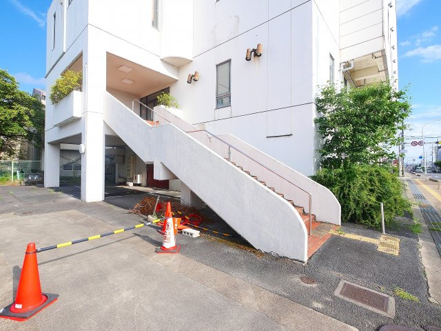 杉田店舗ビル