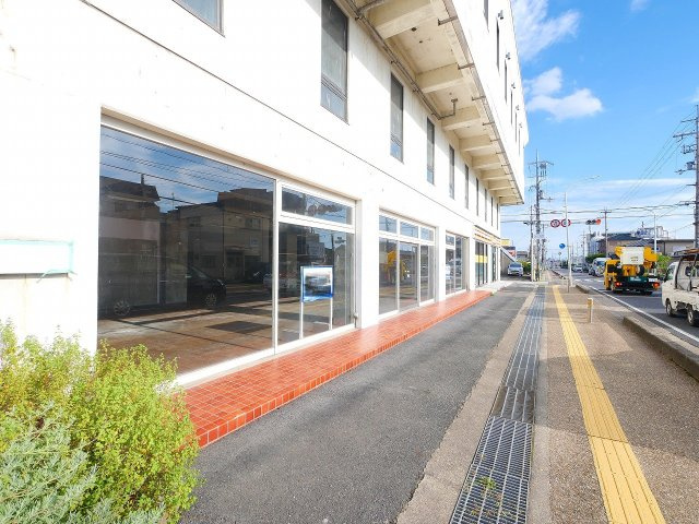 杉田店舗ビル