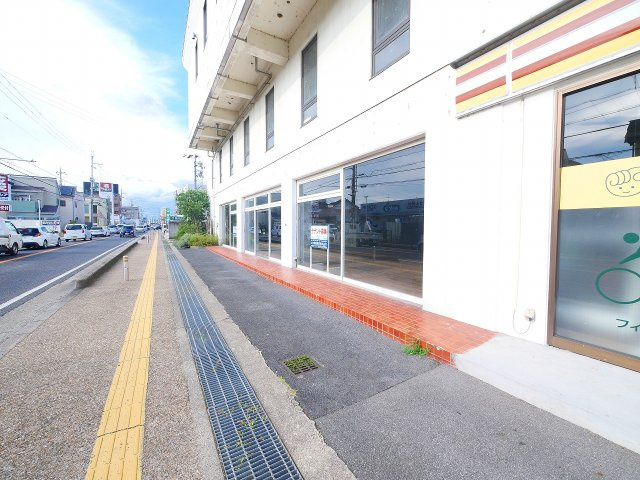 杉田店舗ビル