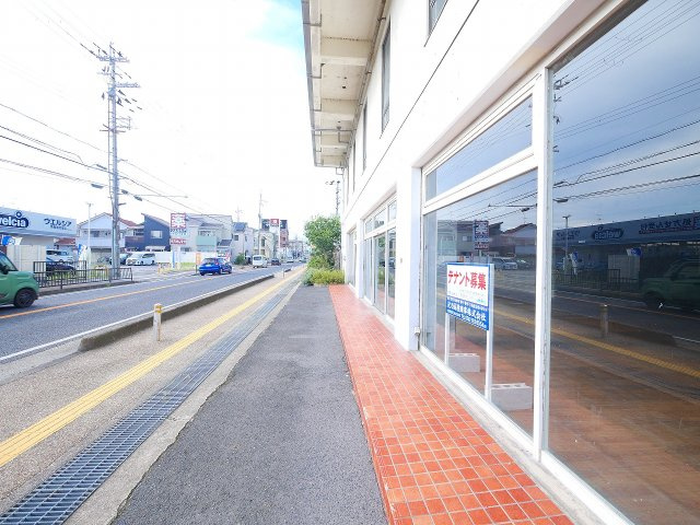 杉田店舗ビル