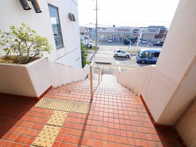 杉田店舗ビル