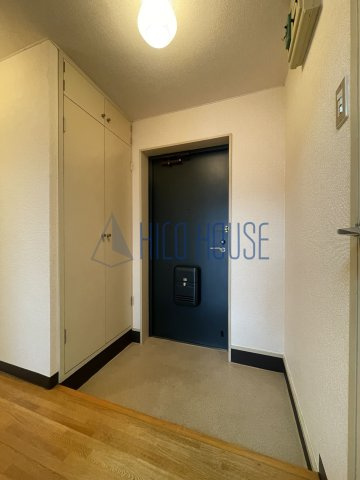 ビラ・フラワーヒルの玄関