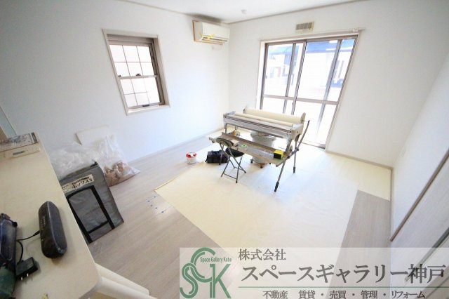 松陰山手戸建の居間・リビング