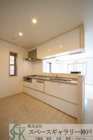 松陰山手戸建のキッチン