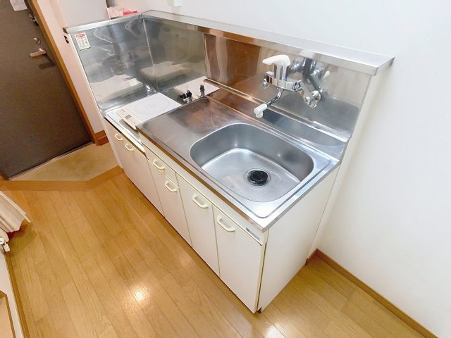 カリオンのキッチン|コンパクトなキッチンで掃除もラクラク