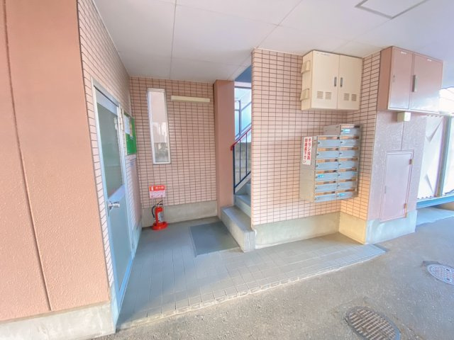 リバティ久保のエントランス