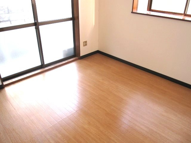 平和コーポ1号館の居間・リビング
