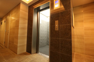 【エントランス】